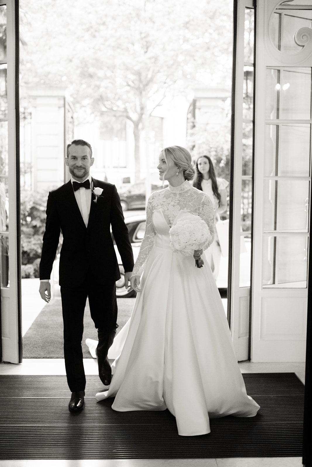 The couple returns to the hotel towards their ceremony